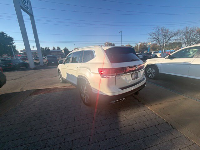 Used 2024 Volkswagen Atlas SEL AWD/4WD image 12