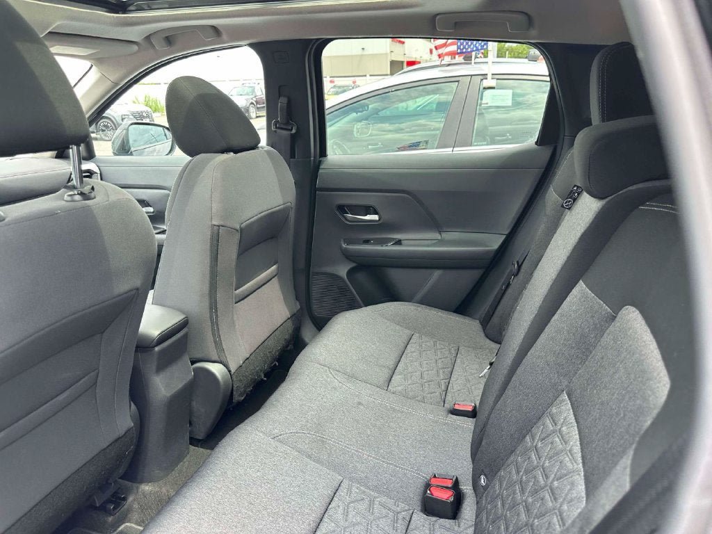Certified 2025 Nissan Kicks SV w/ SV Premium Package AWD/4WD image 10