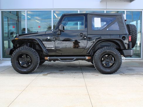 Used 2018 Jeep Wrangler Sport image 5