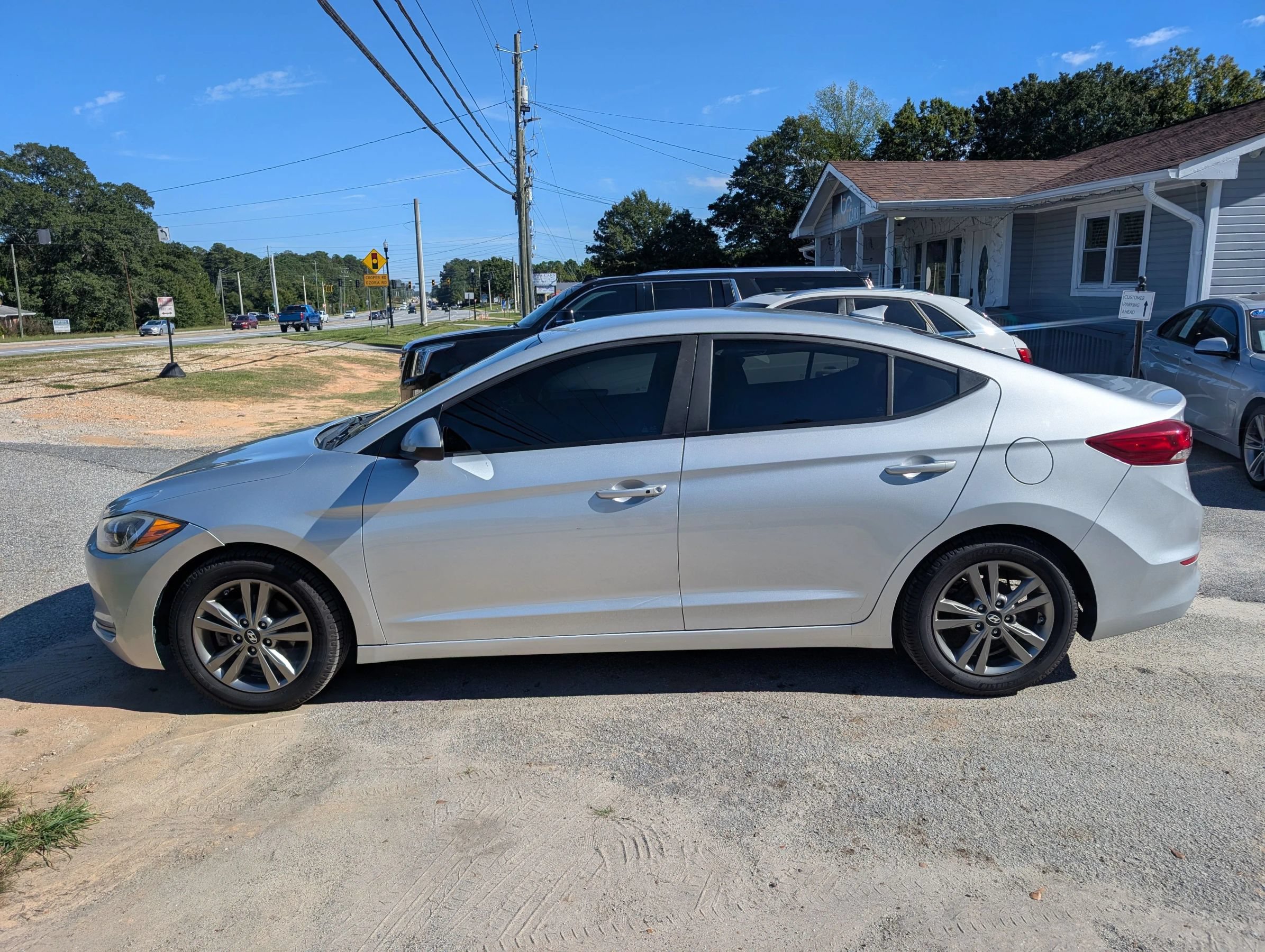 Used 2017 Hyundai Elantra SE w/ SE A/T Tech Package 03 FWD image 4
