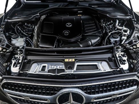 Certified 2025 Mercedes-Benz GLC 300 image 13