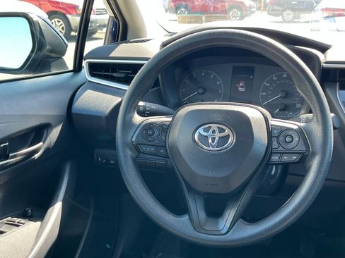 Used 2025 Toyota Corolla LE image 27