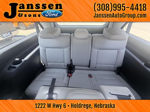 Used 2025 Ford Expedition Max Active AWD/4WD image 30