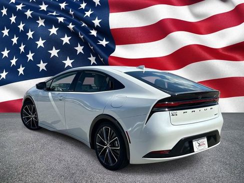 Used 2024 Toyota Prius XLE FWD image 12