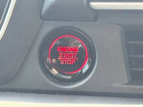 Used 2025 Honda Pilot Elite image 18