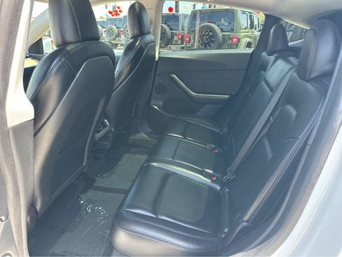 Used 2021 Tesla Model Y Long Range AWD/4WD image 10