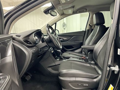Used 2020 Buick Encore Preferred w/ Safety Package image 18