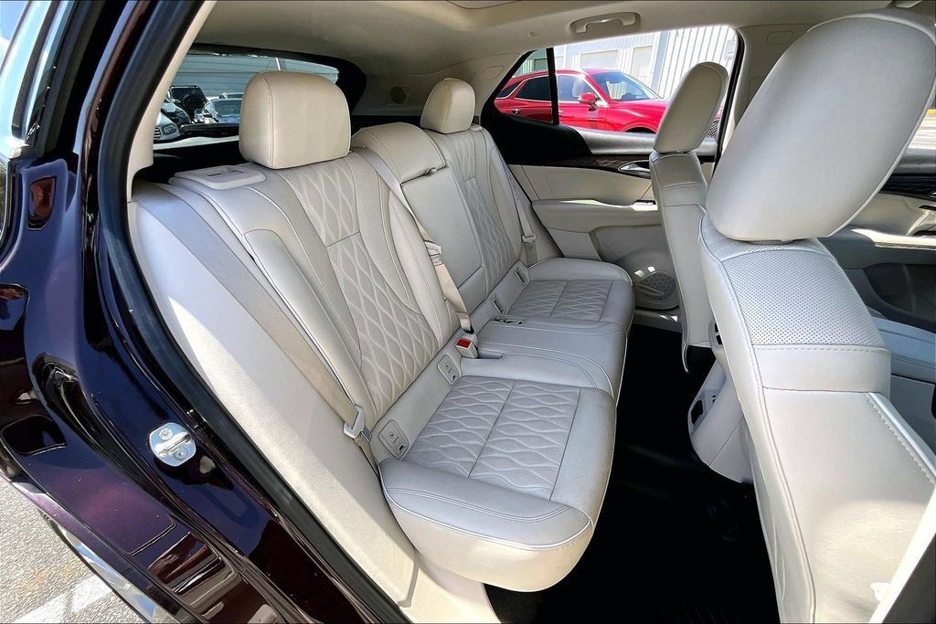 Used 2023 Buick Envision Avenir FWD image 22