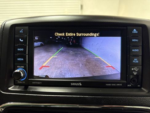 Used 2019 Dodge Grand Caravan SXT FWD image 22