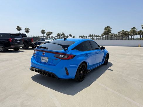 Used 2025 Honda Civic Type R image 3