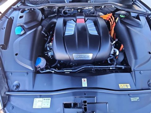 Used 2016 Porsche Cayenne S image 22