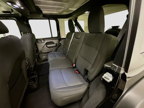 Used 2022 Jeep Wrangler Unlimited Sport AWD/4WD image 29