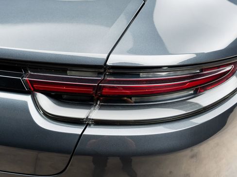 Used 2019 Porsche Panamera GTS w/ Assistance Package image 23