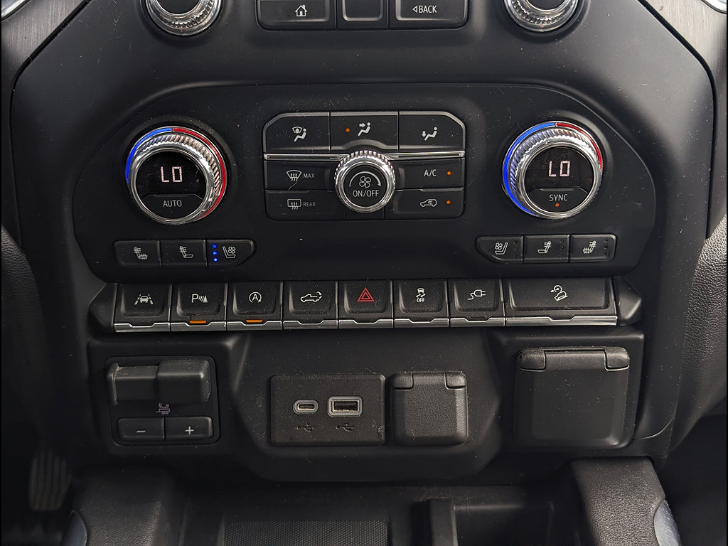 Used 2021 GMC Sierra 1500 AT4 w/ AT4 Premium Package AWD/4WD image 34