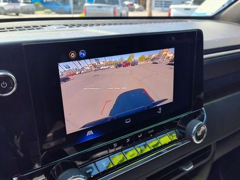 Used 2025 Chevrolet Colorado Trail Boss w/ Midnight Edition image 18