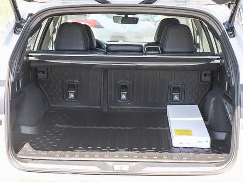 Used 2025 Subaru Outback Limited AWD/4WD image 25
