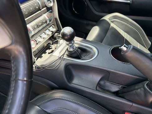 Used 2019 Ford Mustang GT Premium w/ GT Performance Package RWD image 3