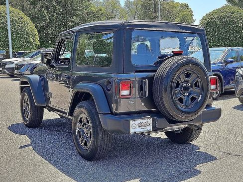 Used 2022 Jeep Wrangler Sport AWD/4WD image 4