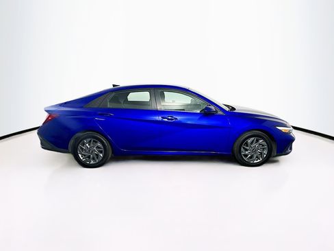 Used 2024 Hyundai Elantra SEL FWD image 10