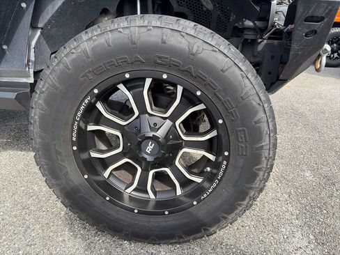 Used 2017 Jeep Wrangler Sport w/ Quick Order Package 24S AWD/4WD image 9