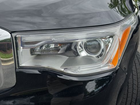 Used 2017 GMC Acadia Denali w/ Technology Package FWD image 32