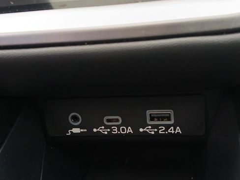 Used 2025 Subaru Outback Limited AWD/4WD image 18