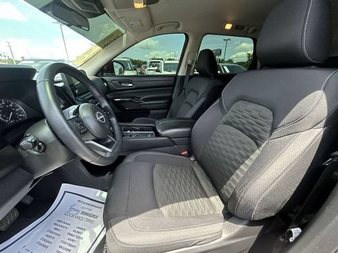 Certified 2022 Nissan Pathfinder SV FWD image 17