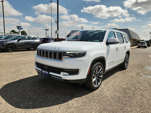 Used 2022 Jeep Wagoneer Series III w/ Premium Group I AWD/4WD image 3