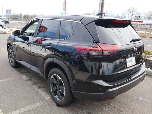 Certified 2025 Nissan Rogue SV AWD/4WD image 8