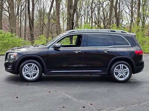 Used 2023 Mercedes-Benz GLB 250 4MATIC w/ Premium Package image 3