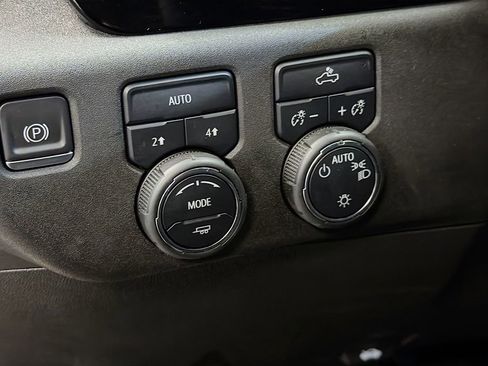Used 2023 Chevrolet Silverado 1500 LT AWD/4WD image 13