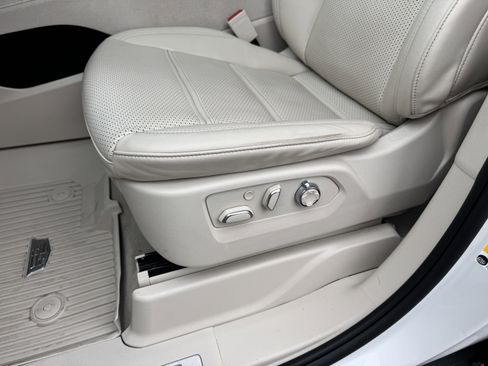 Certified 2022 Cadillac Escalade Sport Platinum image 15