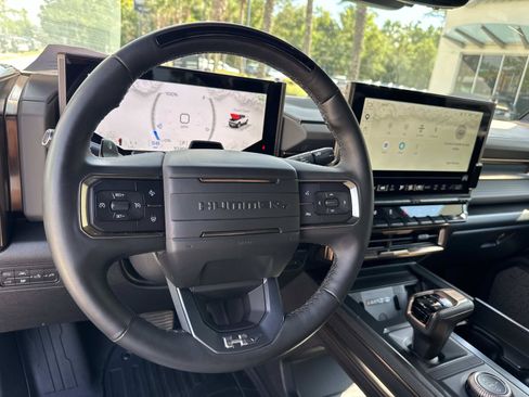 Used 2025 GMC Hummer EV 3X w/ LPO, Roof Cross Rail Package AWD/4WD image 16