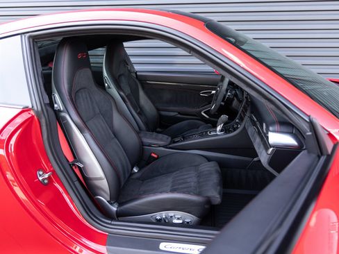 Certified 2019 Porsche 911 Carrera GTS RWD image 31
