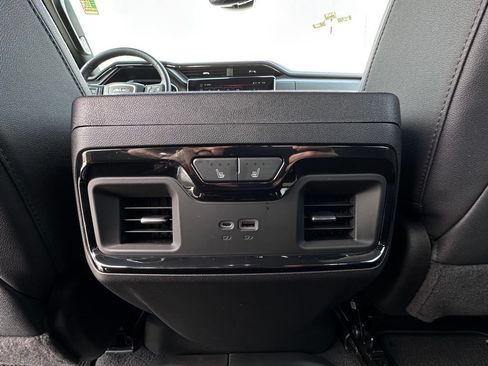 Used 2023 GMC Sierra 1500 AT4 w/ Technology Package AWD/4WD image 28
