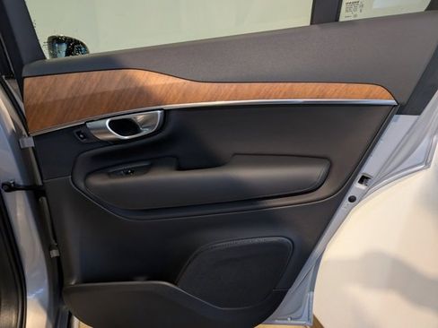 Used 2023 Volvo XC90 B6 Plus w/ Protection Package image 28