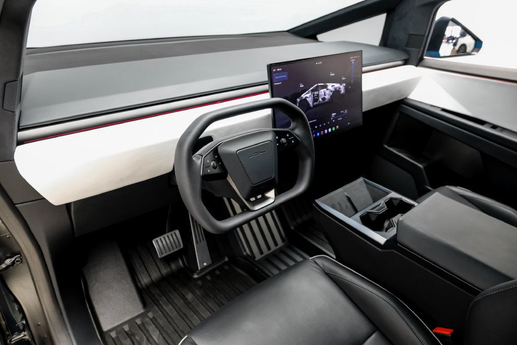 Used 2024 Tesla Cybertruck AWD Crew Cab image 5