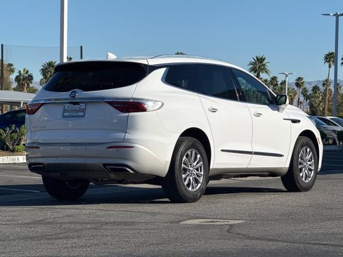 Used 2024 Buick Enclave Premium image 3
