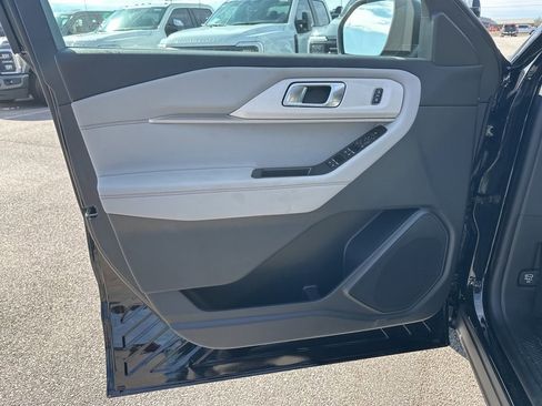 New 2026 Ford Explorer Active w/ Active Comfort Package image 10