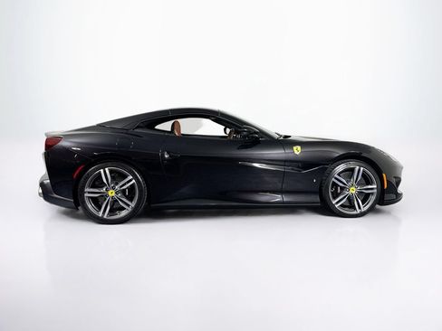 Used 2020 Ferrari Portofino RWD image 10
