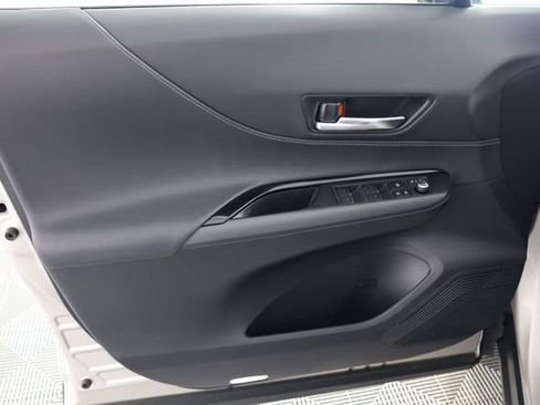 Used 2024 Toyota Venza LE image 24