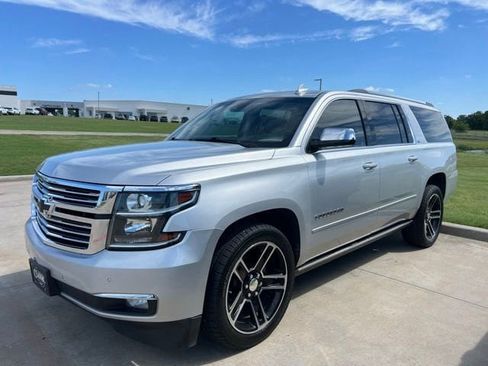 Used 2015 Chevrolet Suburban LTZ RWD image 1