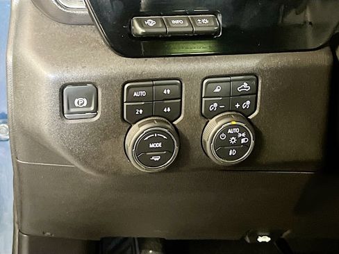 Used 2024 Chevrolet Silverado 1500 LTZ AWD/4WD image 10