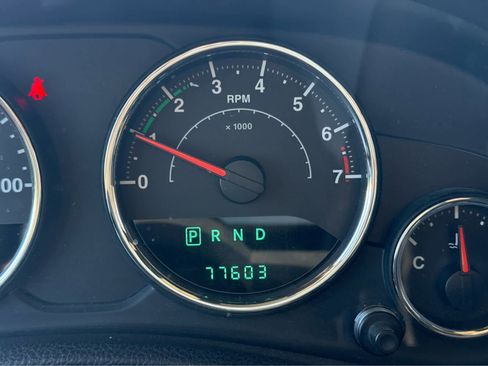 Used 2014 Jeep Wrangler Unlimited Sahara w/ Connectivity Group image 16