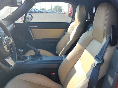 Used 2010 MAZDA MX-5 Miata Grand Touring w/ Premium Pkg RWD image 12