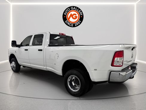Used 2024 RAM 3500 Tradesman w/ Chrome Appearance Group AWD/4WD image 5