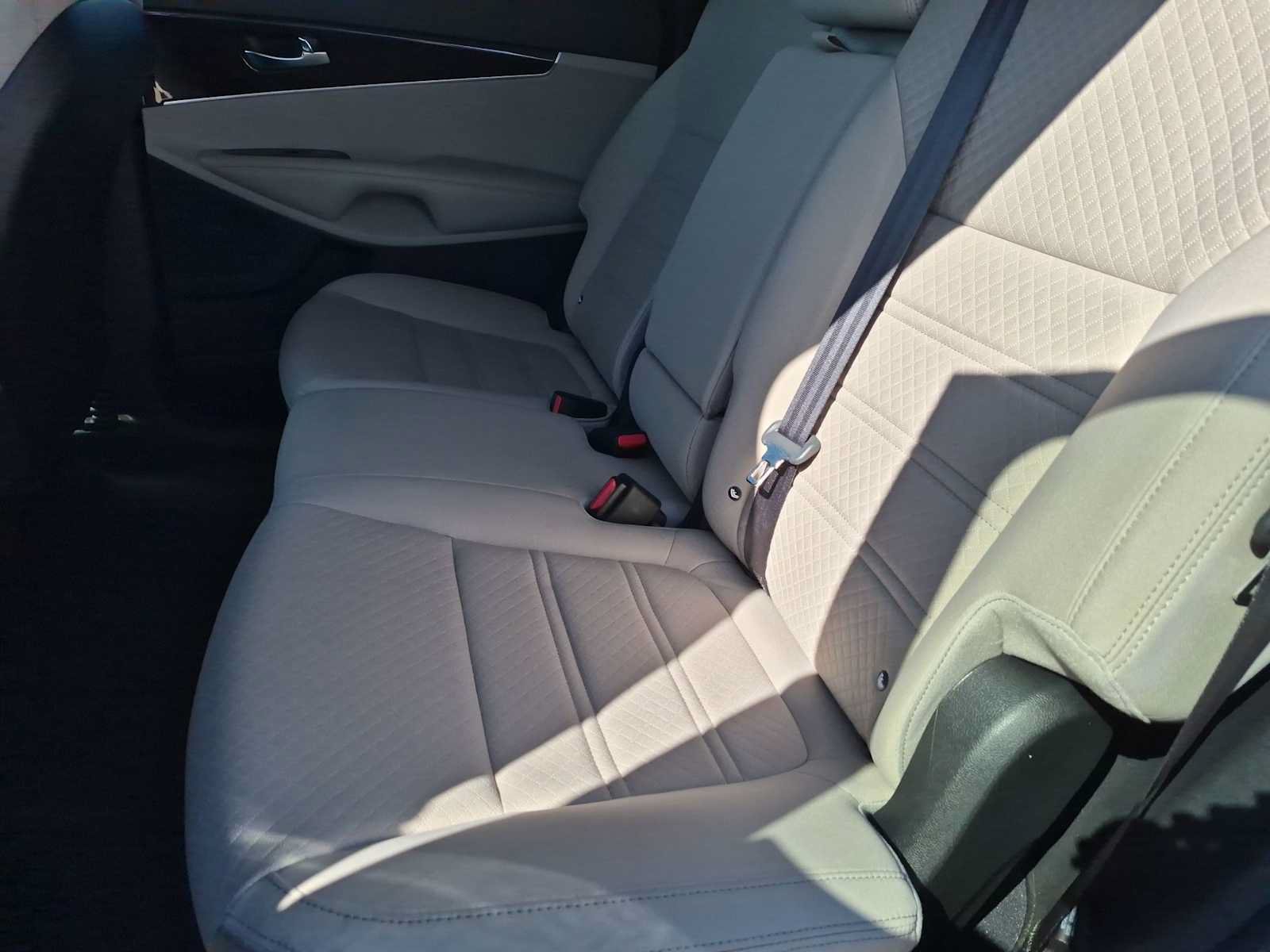 Used 2018 Kia Sorento FWD image 18
