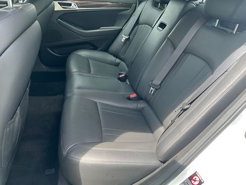 Used 2019 Genesis G80 3.8 RWD image 15