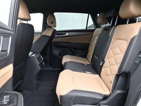 New 2026 Volkswagen Atlas Cross Sport SE FWD image 9