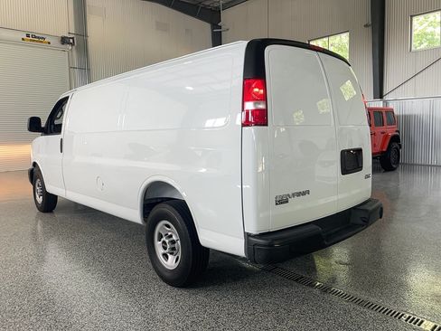 Used 2025 GMC Savana 3500 Extended RWD image 8